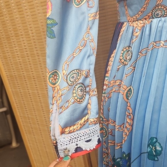 Elegant Floral Long Sleeve Blue Dress - Picture 3 of 4